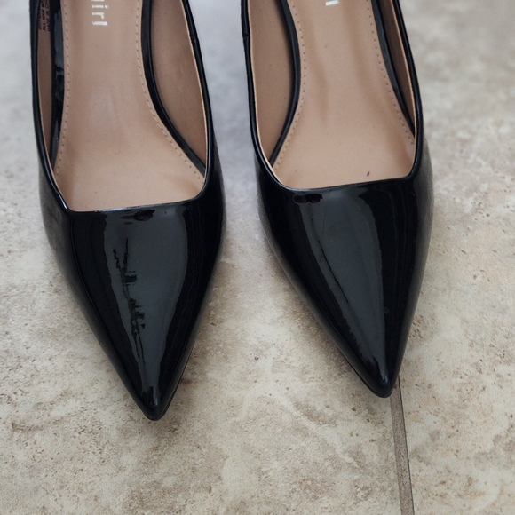 Steve Madden Black Patent Heels - Picture 1 of 4